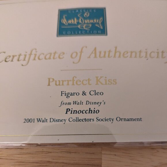 WDCC Figaro and Cleo ornament "Purrfect Kiss" from Pinocchio new in Box with COA - Picture 10 of 12